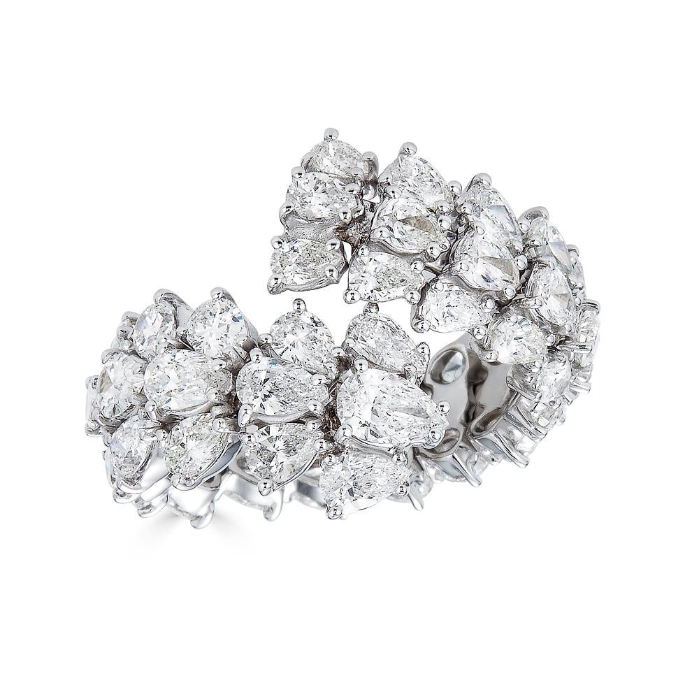 Zydo-Ring mit dreifacher Reihe birnenförmiger Diamanten, Weißgold 62748