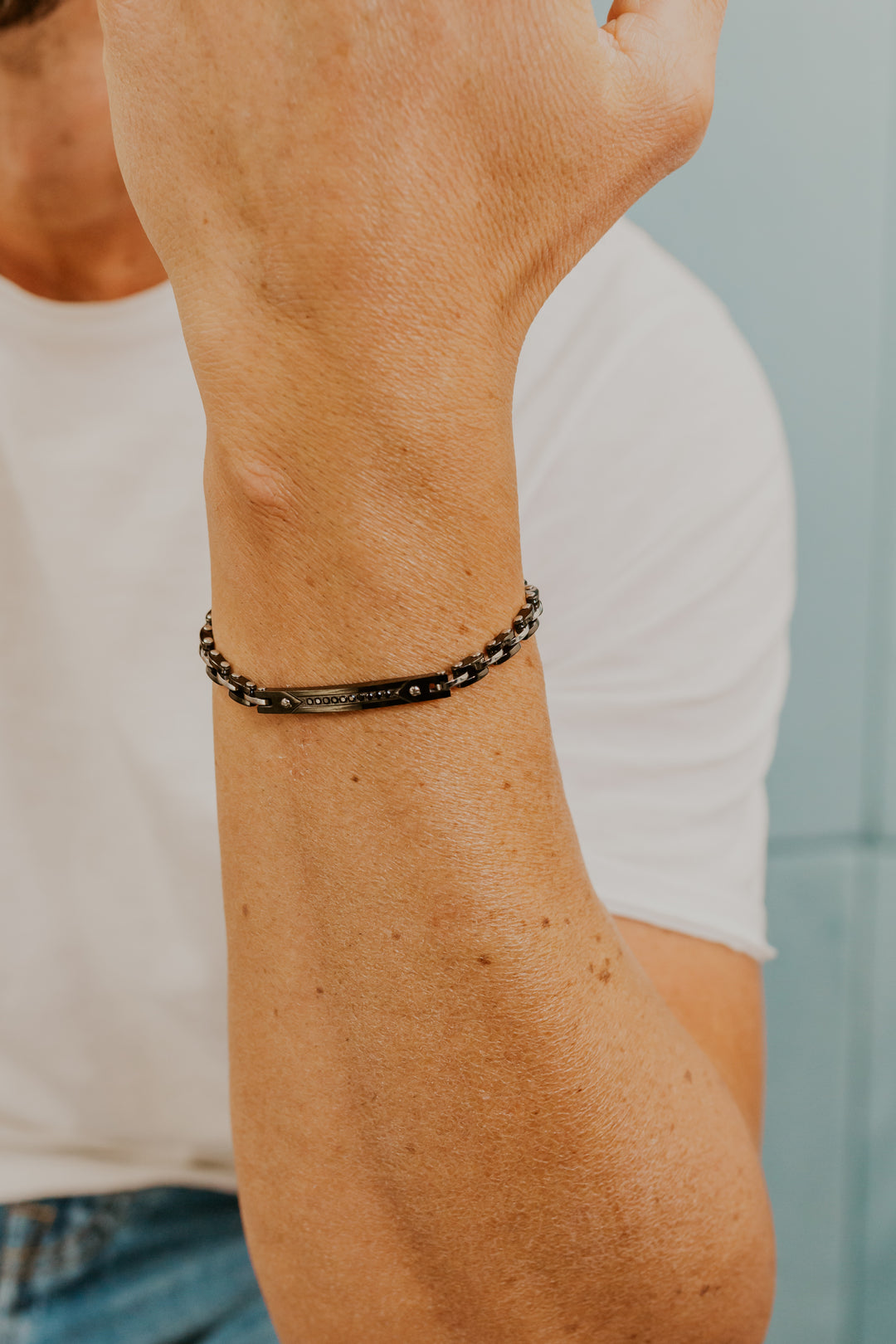 Comete Bracciale acciaio con pvd e zirconi neri UBR1188