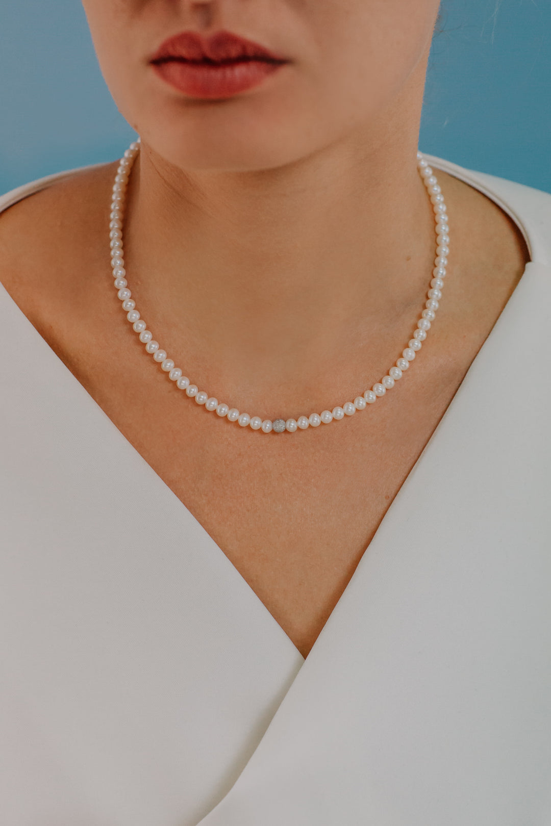 Comete Freshwater Pearl Necklace in Gold and Diamond Sphere FWQ196B