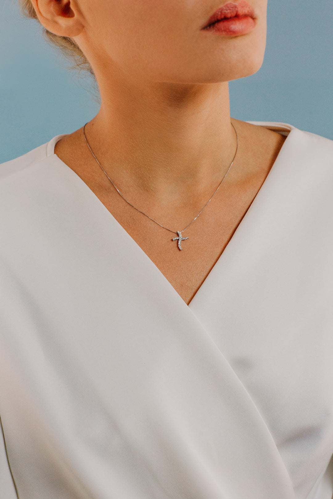 Comete Wave Cross Necklace in rose gold and diamonds GLB1528