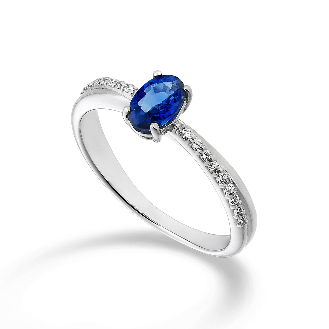 Mikiko, ein 18-karätiger ovaler Saphir mit 6 x 4 ct. 0,40 Durchm. ct.0,07 MA5103O4ZFD