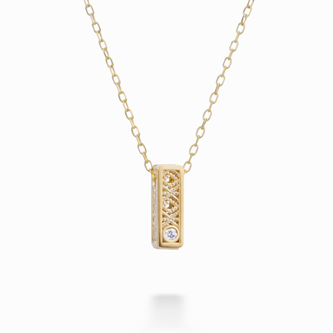 Mikiko cl 18k lettre i or jaune diam. ct.0,01 MDLÉTHIUM1