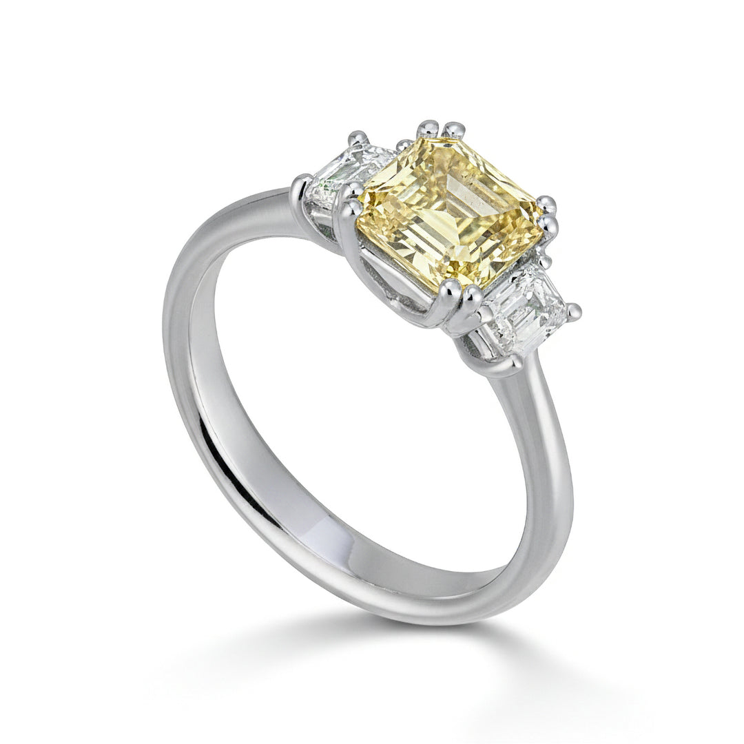 Golay trilogy diamonds emerald cen fancy ct 1.05 ATRSEM002DFY1-22307110051