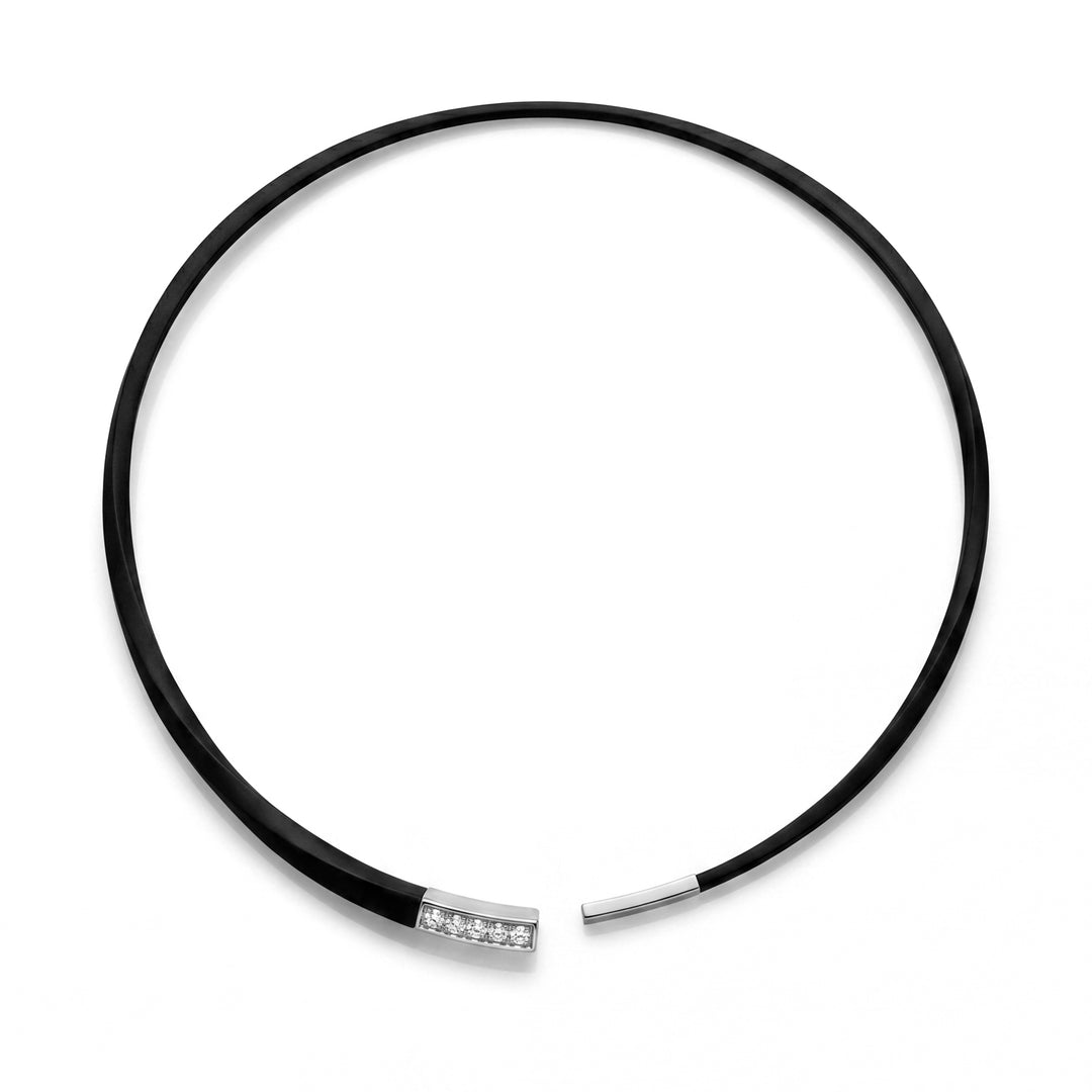 Golay black titanium necklace with shiny gray titanium elements and five diamonds on the opening GD023DINE01