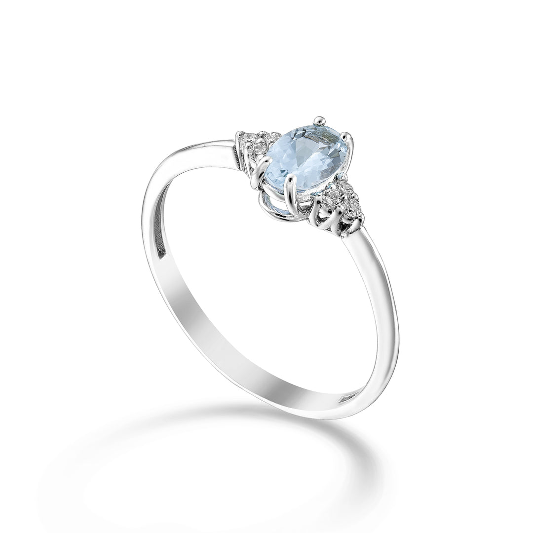 Nihama, ein 9 Karat ovaler Aquamarin 6x4 und seitliche Diamanten NA5211R4AM