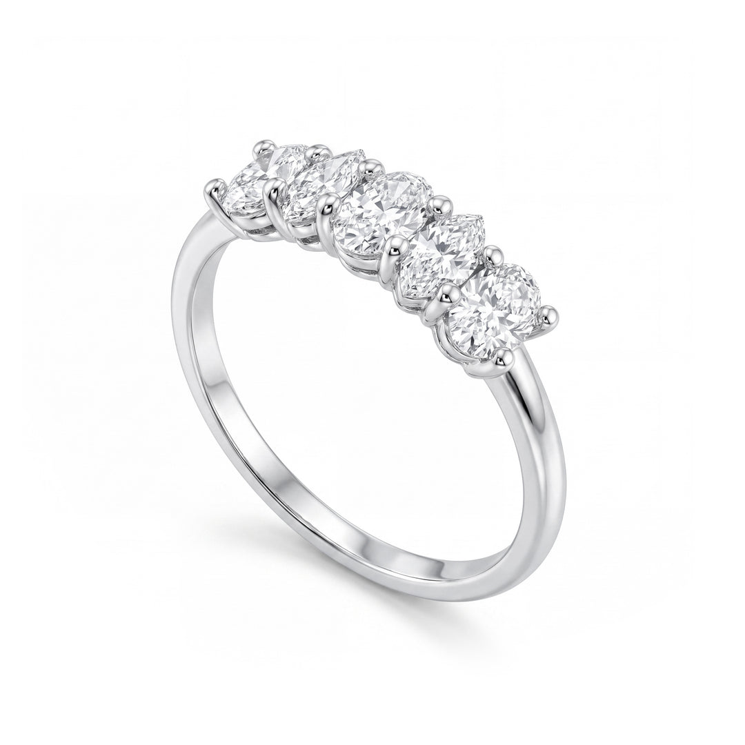 X-Diamond une bague 18 carats cinq formes laboratoire g.d. ct total. 1.12, marquise ct. 0,24, ovale ct. 0,54XXDAN026O4BI078