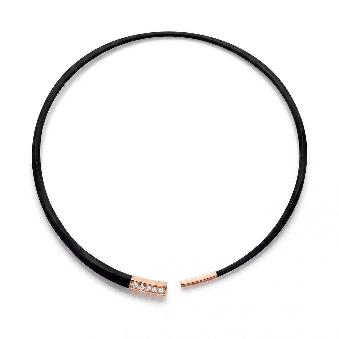 Golay collana in titanio nero e oro 18k con cinque diamanti sull&