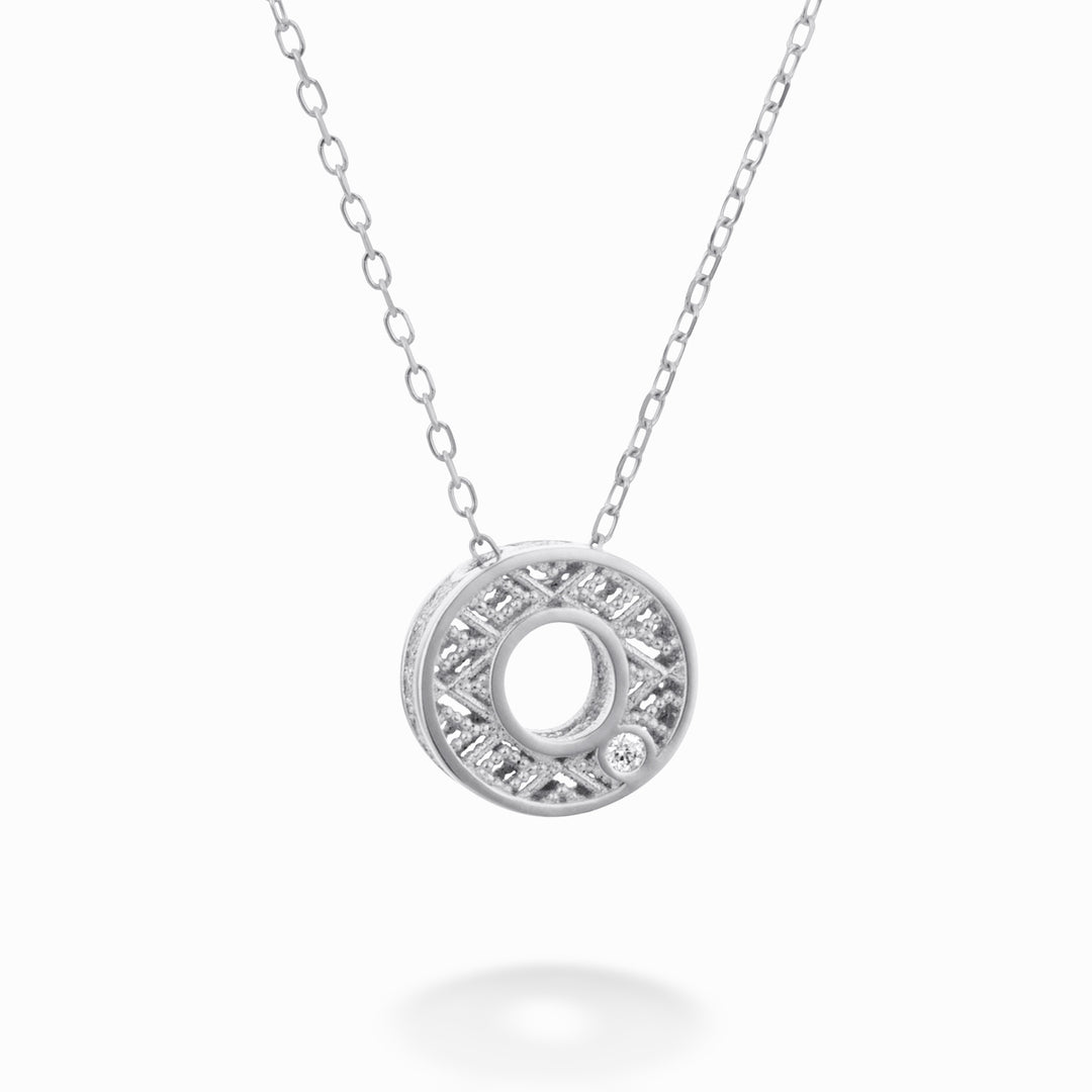 Nihama cl 18k letter o white gold diam. ct.0,01 NDLETOO4