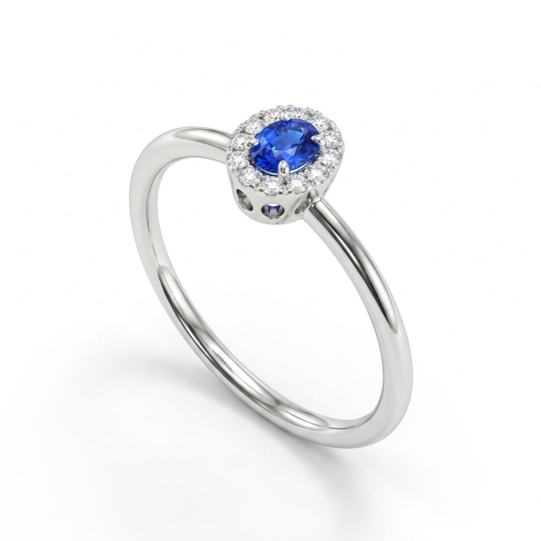 Mikiko, ein 18 Karat ovaler Saphir 4x3 mit Diamantkontur und glattem Schaft MA5233O4ZFN