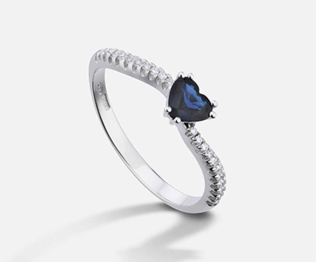 Nihama, ein 18-karätiger Saphir Nr. Herz 5x5 ct.0,43 Durchm. 0,11 ct NA5106O4ZFN043