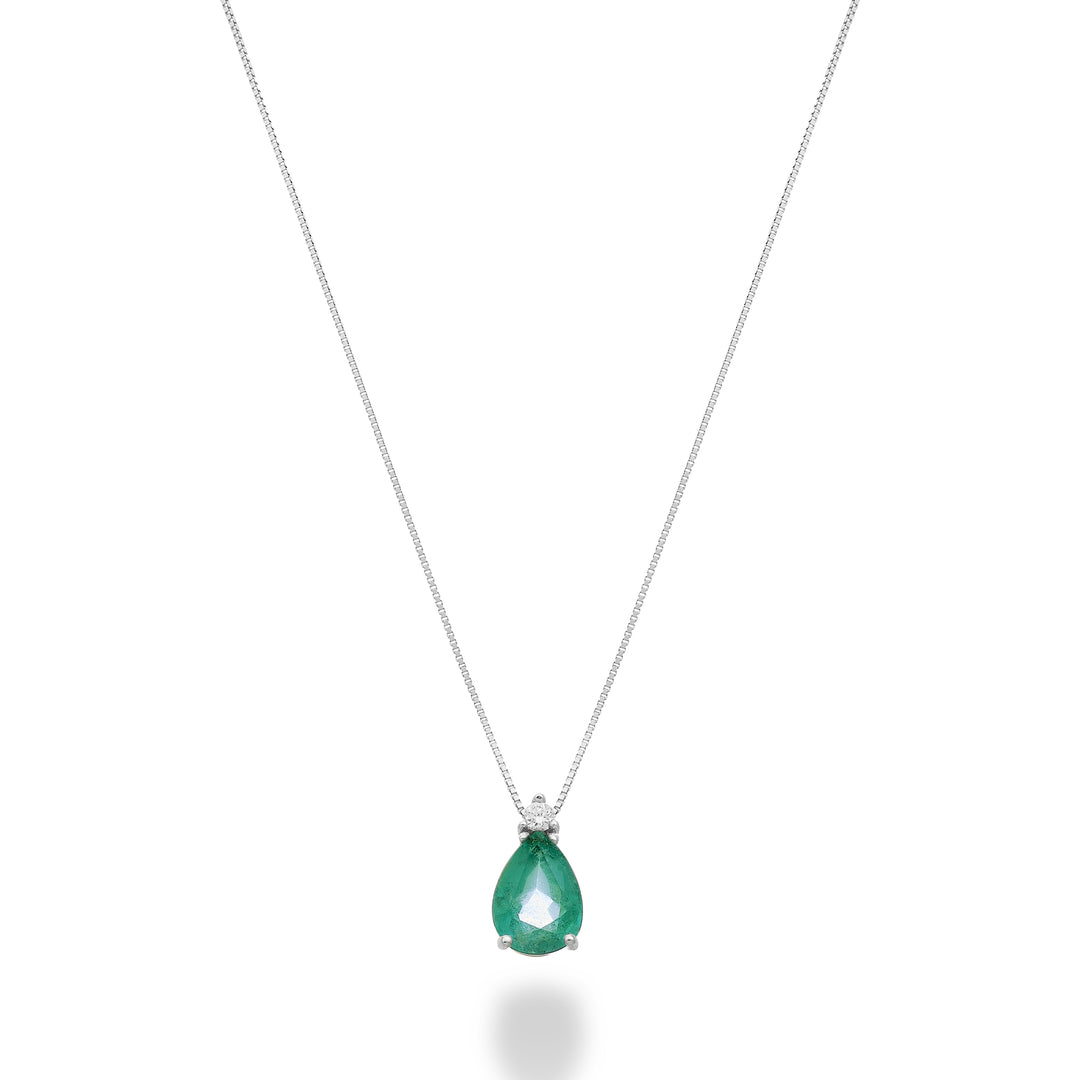Mikiko cl 18k émeraude ovale 7x5 avec trois diamants MD5189O4BE