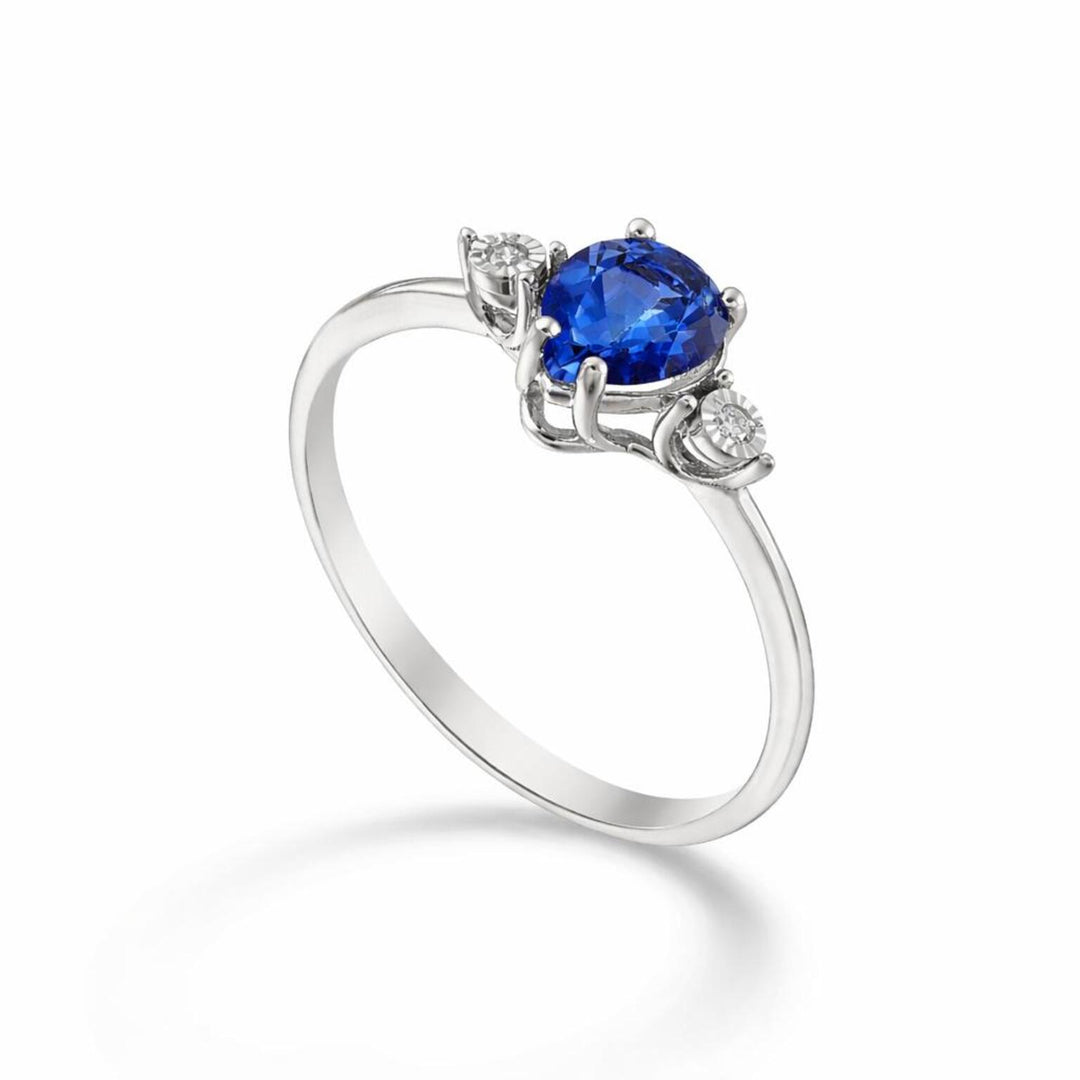Mikiko une goutte de saphir 18 carats 7x5 et diamants latéraux MA5214O4ZFD
