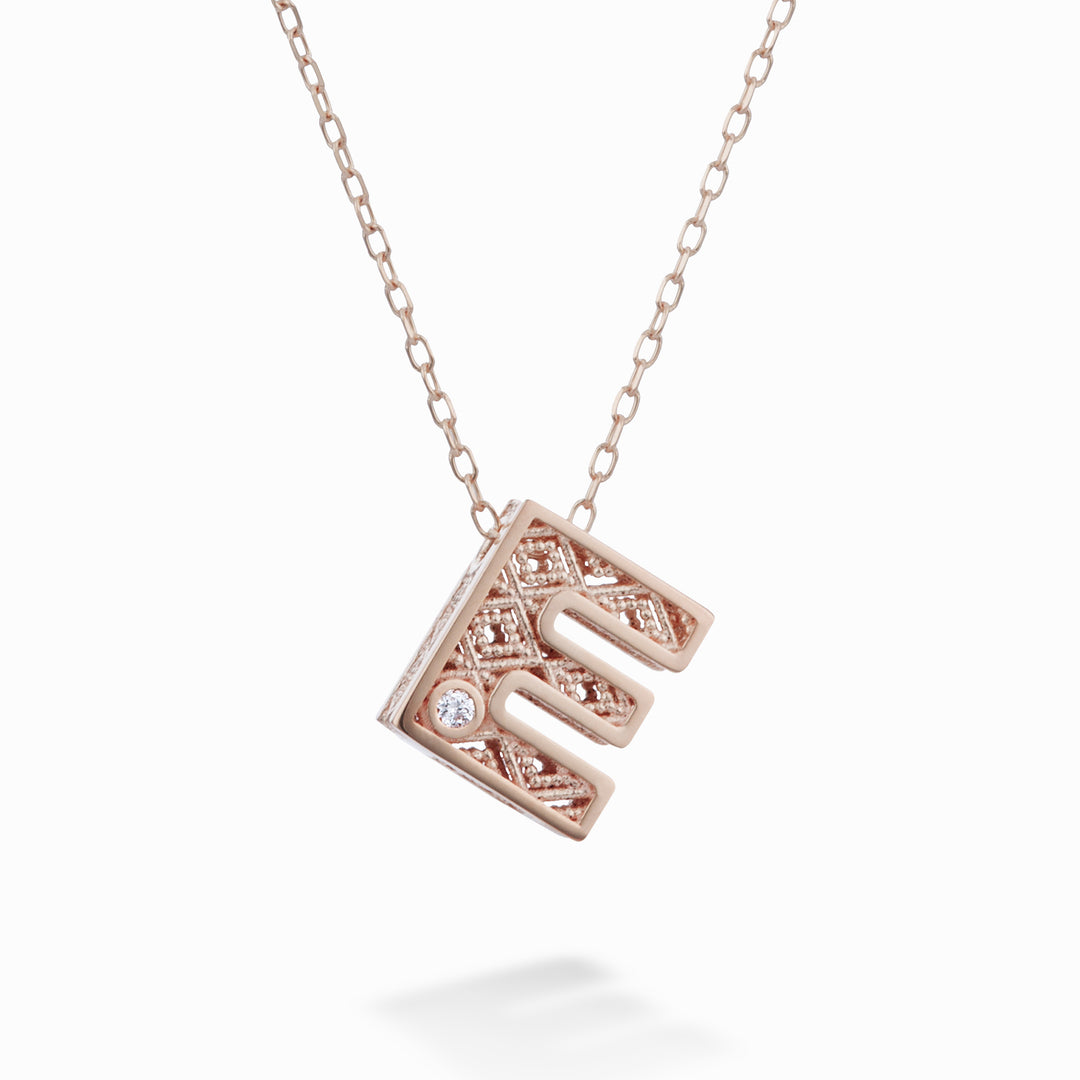 Mikiko cl 18k lettera e oro rosè diam. ct.0,01 MDLETEO3